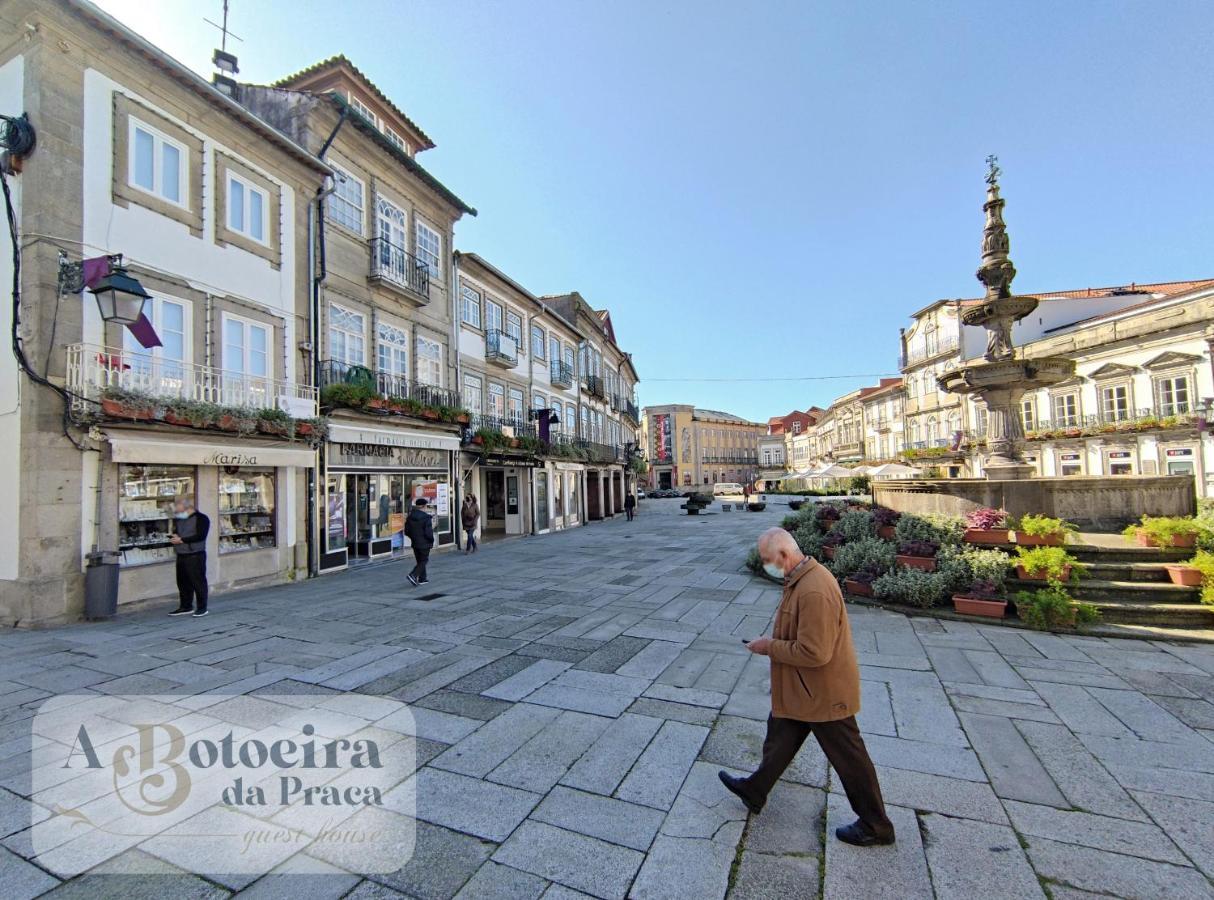 A Botoeira Da Praca Guest House เวียนา โด กัสเตโล ภายนอก รูปภาพ