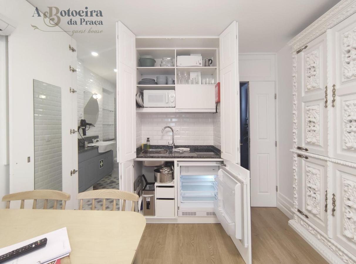 A Botoeira Da Praca Guest House เวียนา โด กัสเตโล ภายนอก รูปภาพ