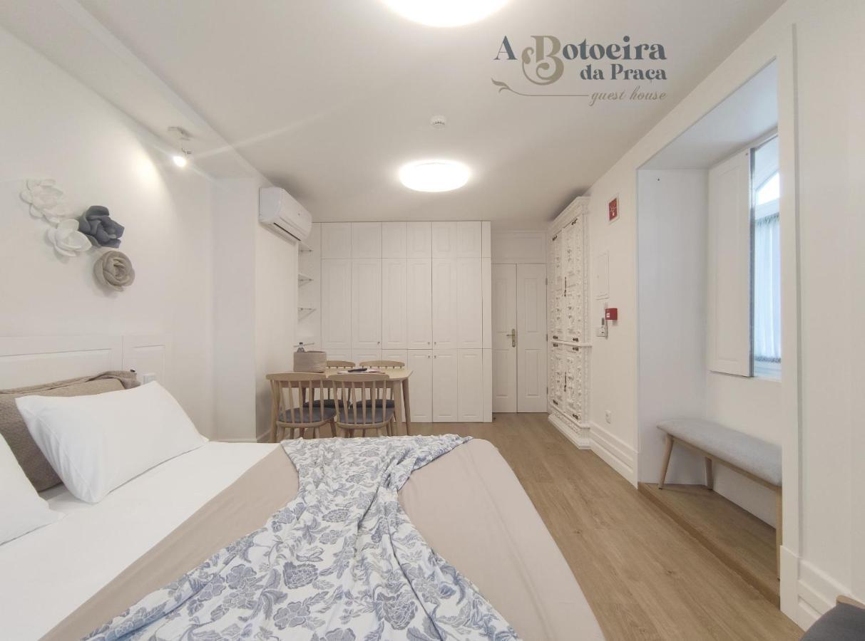A Botoeira Da Praca Guest House เวียนา โด กัสเตโล ภายนอก รูปภาพ